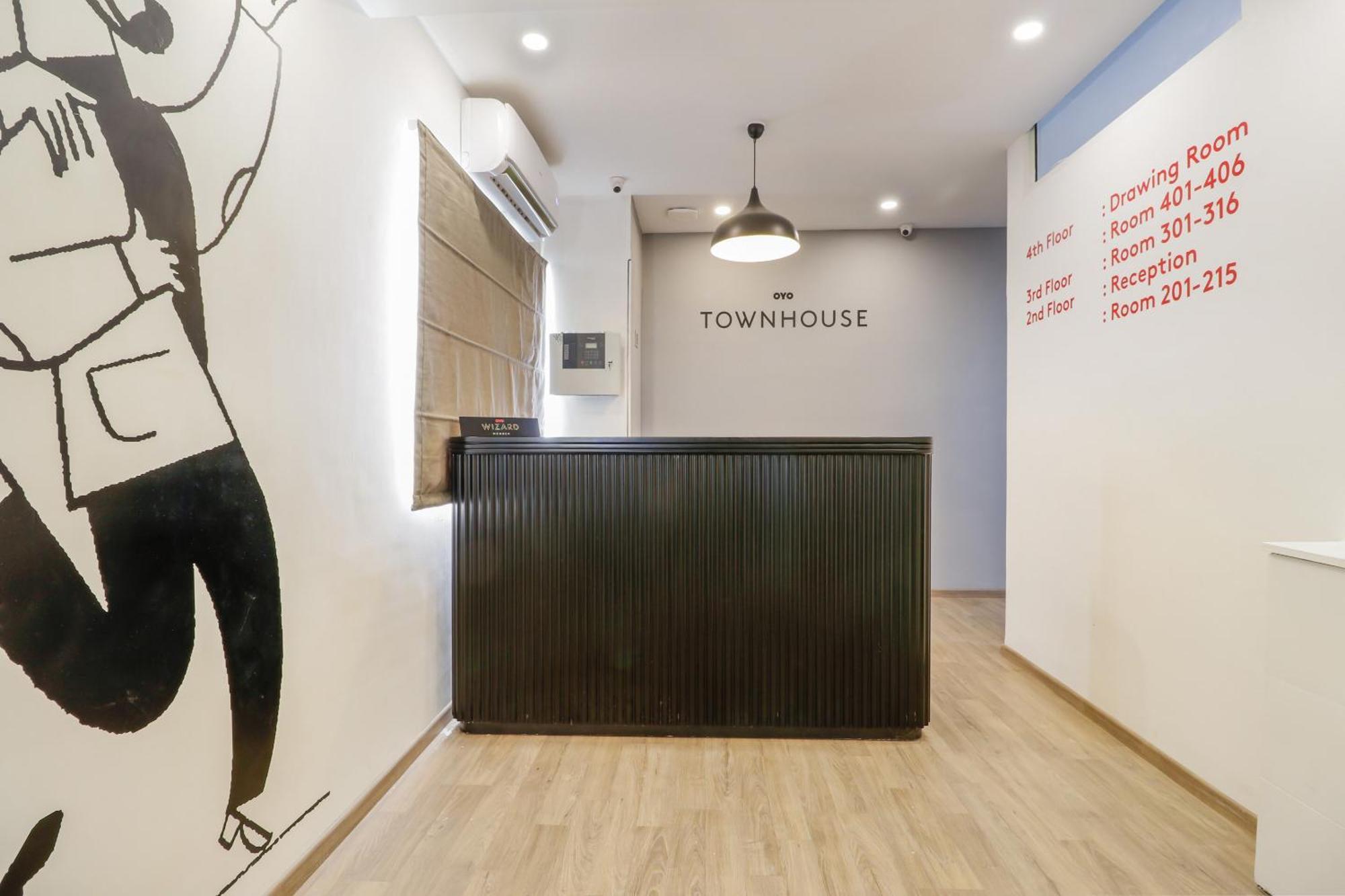 Super Townhouse The Landmark Indore Esterno foto