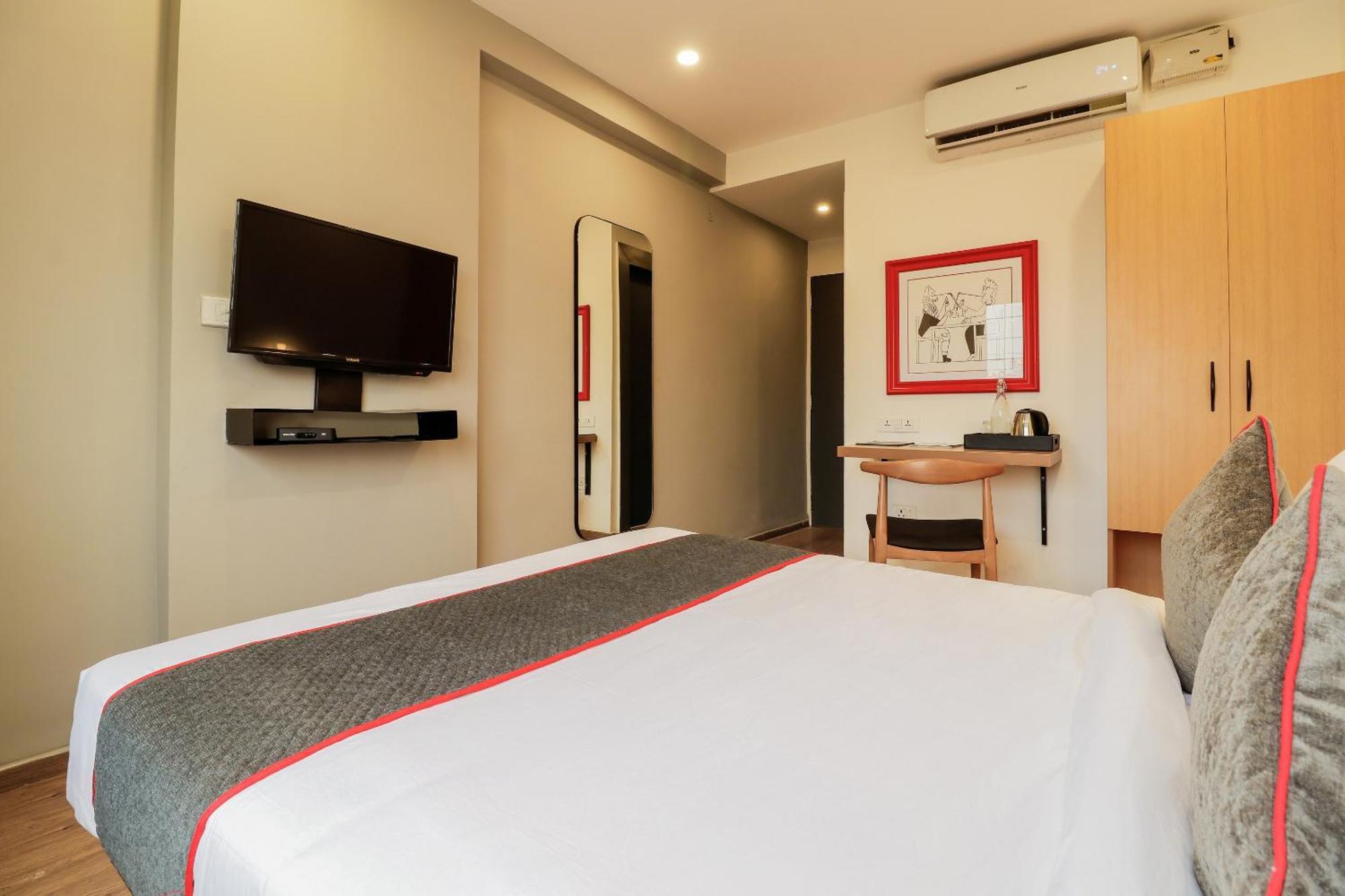 Super Townhouse The Landmark Indore Esterno foto